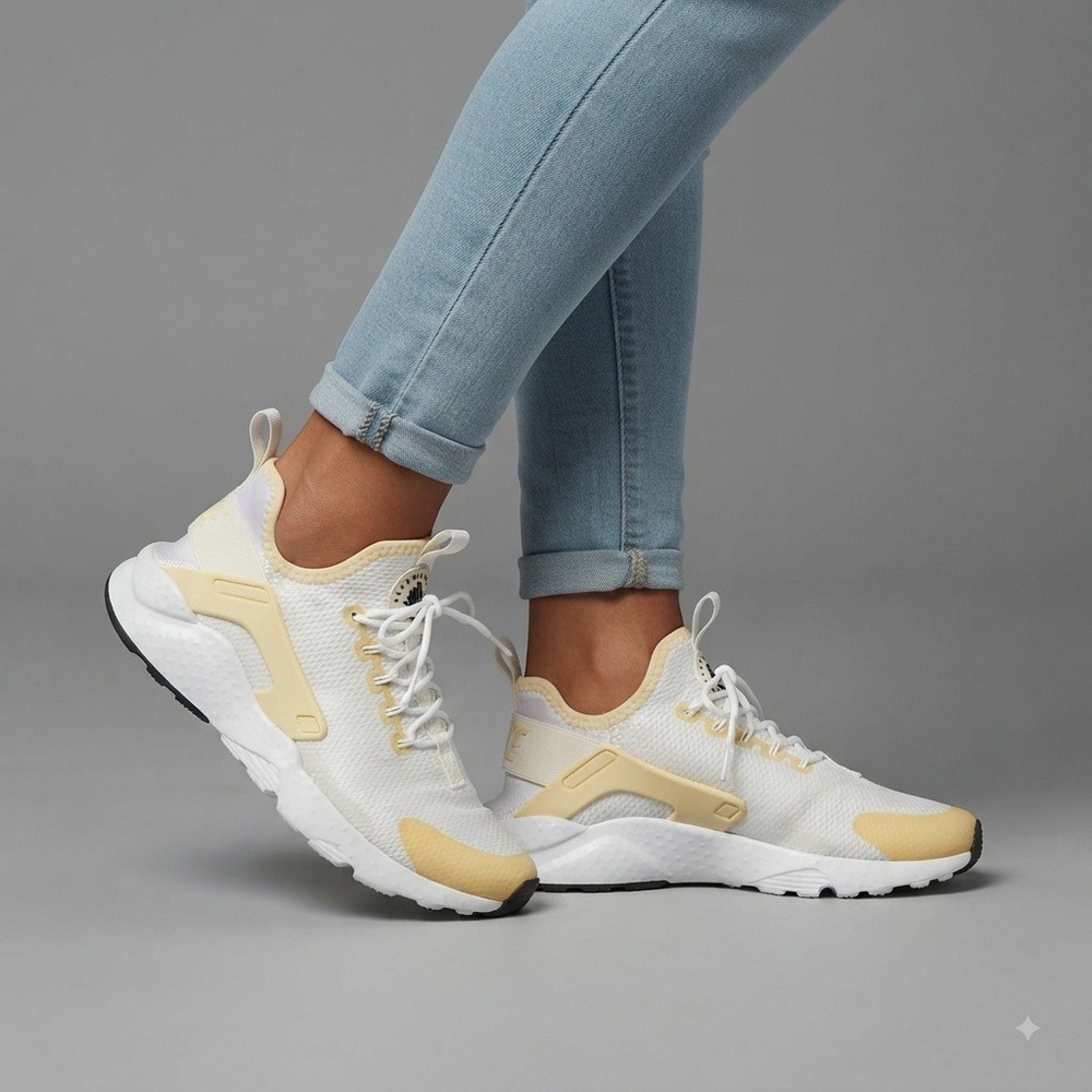 Nike Air Huarache Womans 7.5 Run Ultra White Pale Yellow Sneakers 819151-102